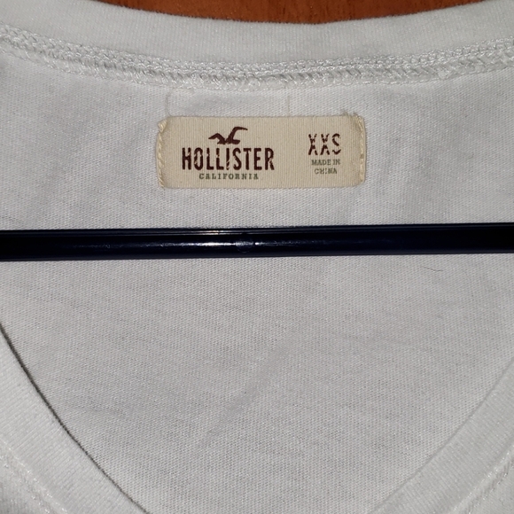 Like new!! Hollister V-neck Tee Shirt - Picture 2 of 4